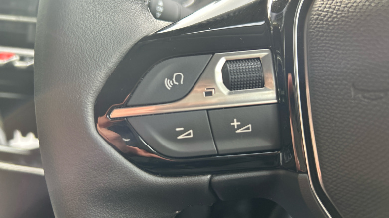 Peugeot 208 1.2 PureTech 100 Allure Premium + 5dr Petrol Hatchback